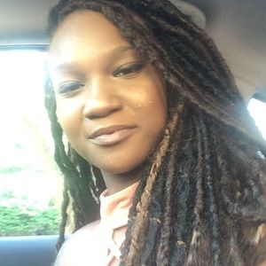 Meet your Posher, Destini